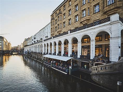 Discover Hamburg all around the Alster!.